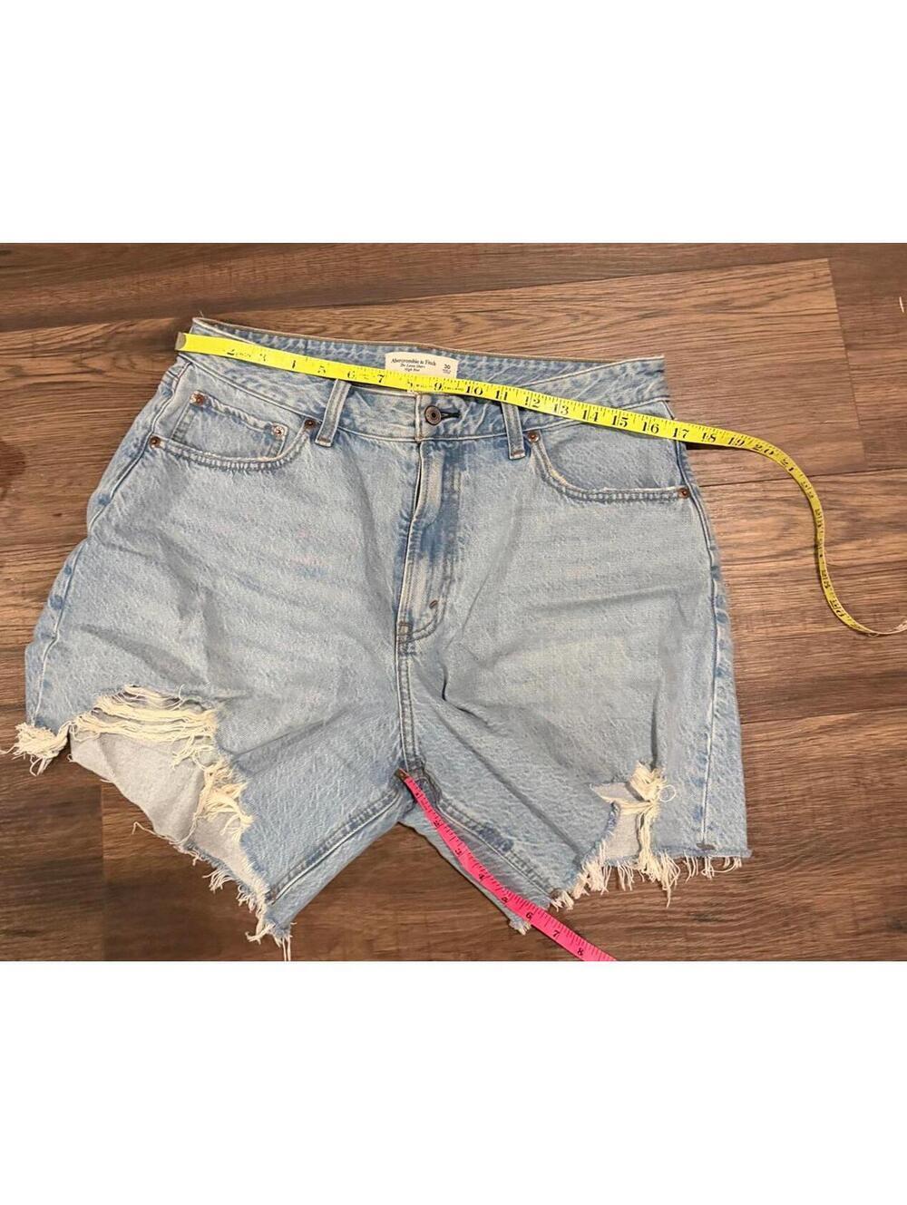 Abercrombie & Fitch High-Rise Loose Distressed Curve Love Denim Shorts sz 30